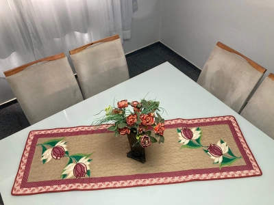 CAMINHO DE MESA MATELADO TULIPA NOVA 1 PC